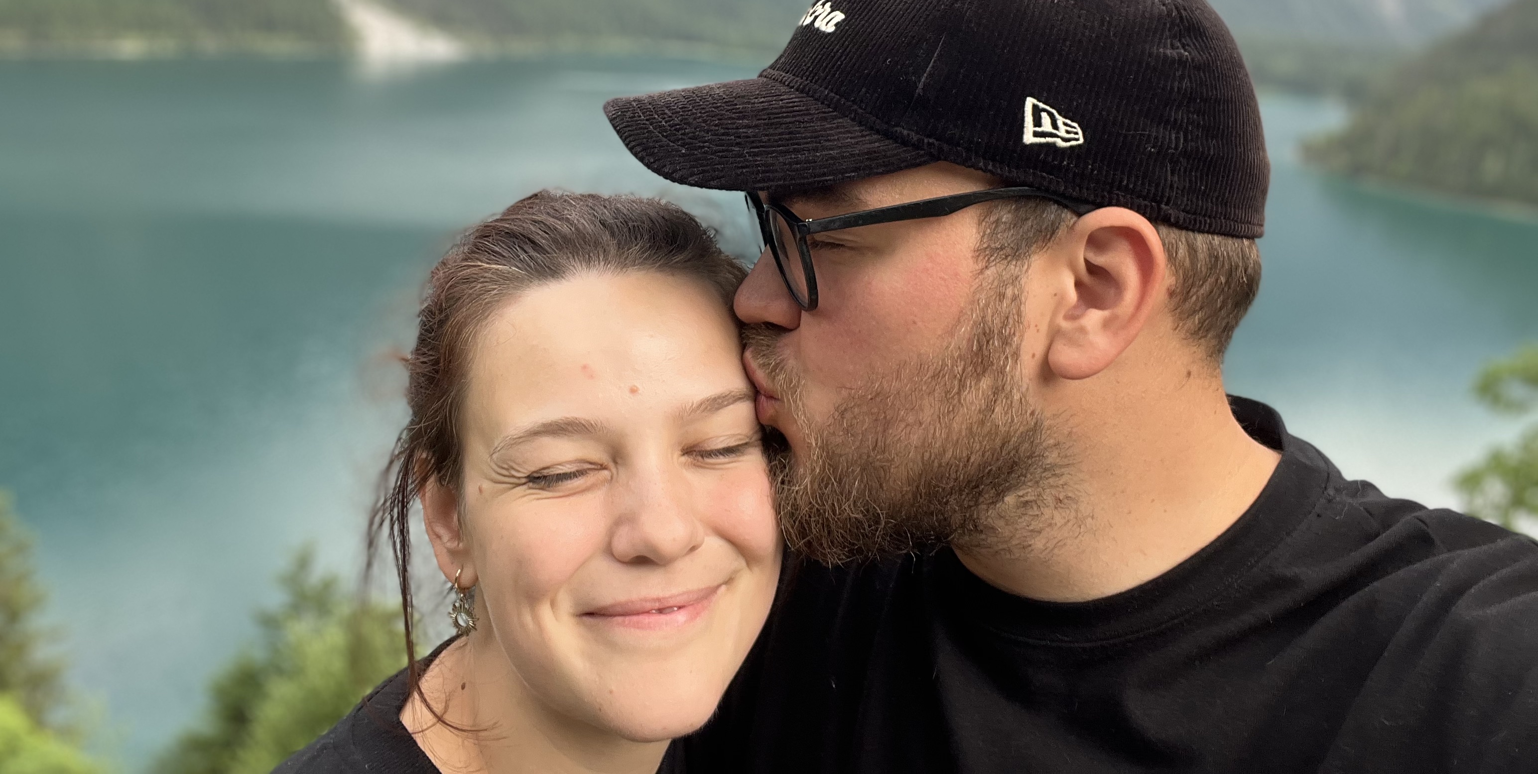 Marisa und Robin am See